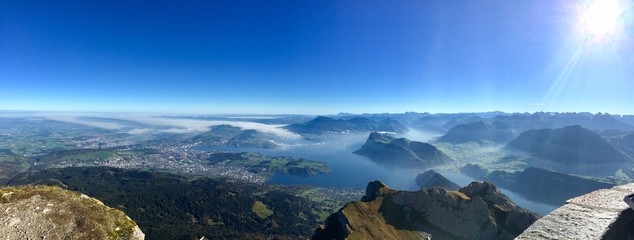 vista panoramica desde el monte pilatus de la ciudad de Lucerna y sus lagos en suiza