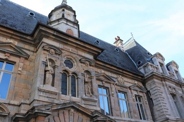 Fototapeta na wymiar Palais de justice de Besançon vue de l'extéieur - Ville de Besançon - Département du Doubs - Région Franche Comté - France