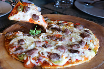 beef and cheese pizza, beef pizza