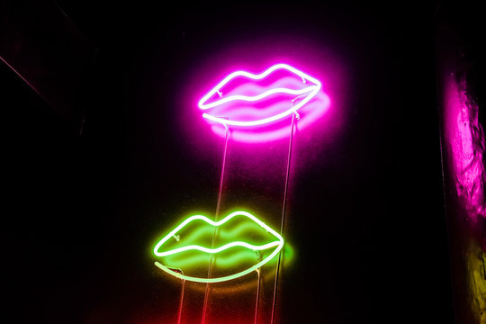 Lip shaped neon signs led glow decorative lights, wall decor 