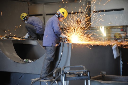 Eisengie&szlig;erei Torgelow, Putzen der Gussteile