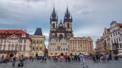 Obraz premium Old town square in Prague timelapse , Tyn Cathedral of the Virgin Mary and monument of Jan Hus.
