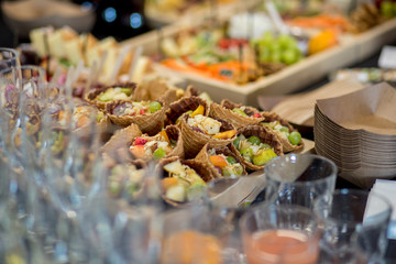 buffet food a lot