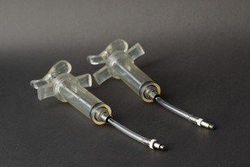 Syringe for pumping the hydraulic brakes of a Bicycle.