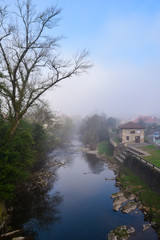 Rio de Lierganes con bruma