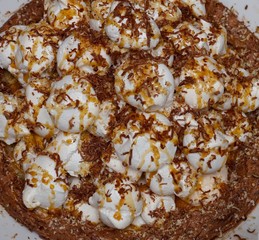 Meringue cake with chocolate