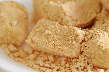 Roasted soybean flour rice cake 
