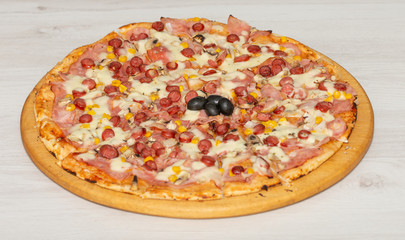 Pizza Primavera  traditional italian meal 