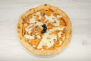 Pizza Prosciutto e Funghi