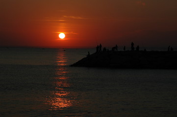 Fototapeta na wymiar Sunset at Istanbul Bosporus, in Kartal, Turkey. 
