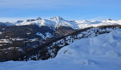 Obraz premium Randonnée raquettes dans le Queyras et vue sur les montagnes
