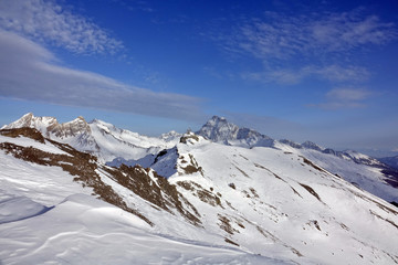 Randonn&eacute;e raquettes dans le Queyras et vue sur les montagnes