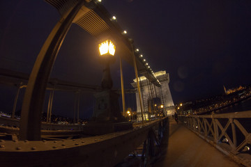 Puente nocturno