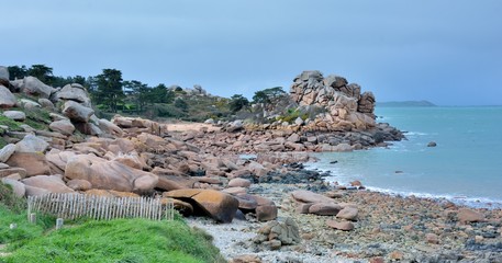 Fototapeta na wymiar Beautiful seascape on the pink granite coast in Brittany . France