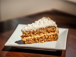 pastel de zanahoria organico con crema deliciosa 