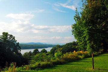 A view of the Hudson River and Valley from Hyde Park, New York - obrazy, fototapety, plakaty