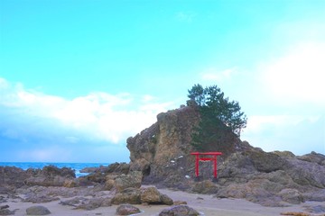 海にある神社