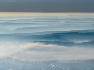 photos aériennes de la vallée de la Seine dans la brume à Vernon dans l'Eure