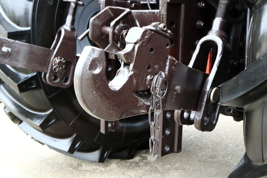 Picture of tractor hitch.
