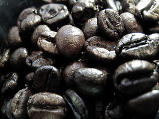 coffee bean roast with long time and high temperature for maximum test of coffee.