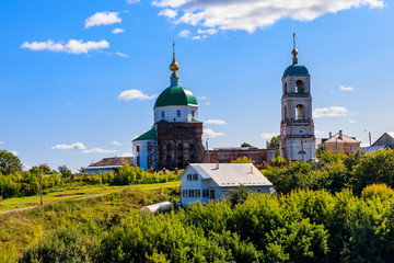 Fototapeta na wymiar Holy Trinity Church in the village Karacharovo near Murom, Russia