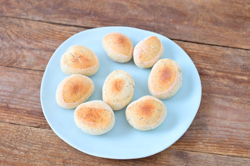 Selbstgemachte Mohnbrötchen	