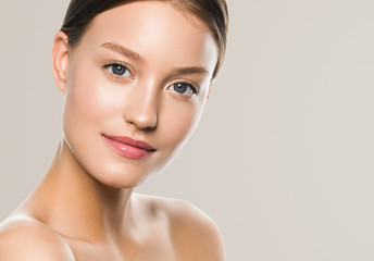 Obraz premium Beauty face woman close up healthy skin natual make up