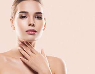 Obraz na płótnie Canvas Beautiful woman healthy skin natural make up cosmetic care