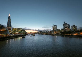 Fototapeta premium sunset in London, river Thames from Tower Bridge, UK