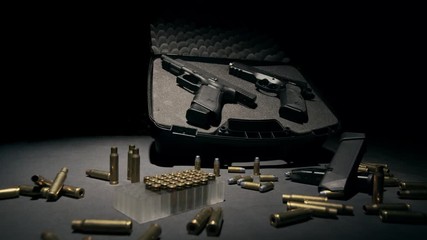 armi, pistole e munizioni