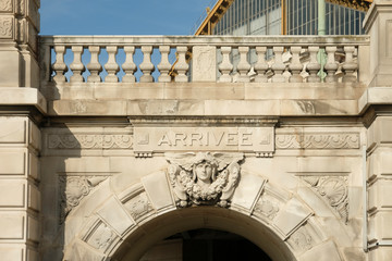 Fototapeta premium statue on the stairs in front of the station of Gare Saint-Charles in Marseille, France