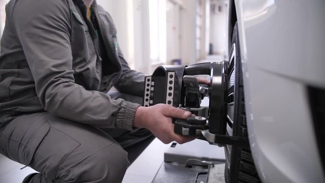 Hawkeye Alignment Machine.  Wheel alignment. Сar service.