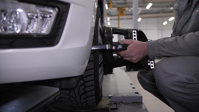 Hawkeye Alignment Machine.  Wheel alignment. Сar service.