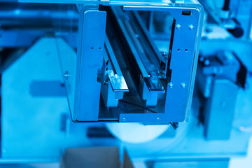 Rotary die cutting machine with slitting blade system