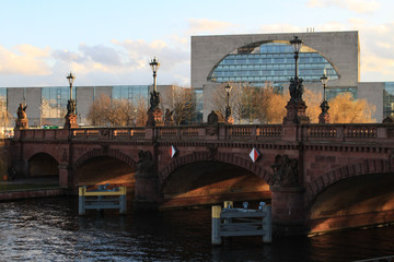 Winter in Berlin; Spree an der Moltkebrücke