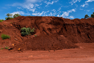 Monte de terra vermelha