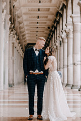 Fototapeta premium portrait of Gorgeous wedding couple in Italy