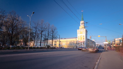 Fototapeta na wymiar Russia, Yaroslavl. The building of the former barracks Voznesensk timelapse