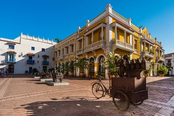 Fototapeten streets and buildings in old town Cartagena city in Colombia © JorgeIvan
