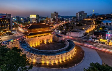 Fotobehang night view of dongdaemun traditional gate in seoul city south korea © sayan