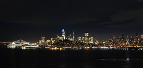 Fototapeta na wymiar Beautiful Skyline San Francisco night view