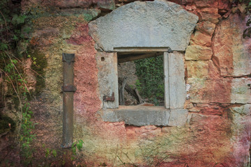Ruine d'un grangeon dans la région du Bugey en Auvergne-Rhône-Alpes