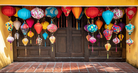 The entrance to the building is decorated with many beautiful lanterns © Ton