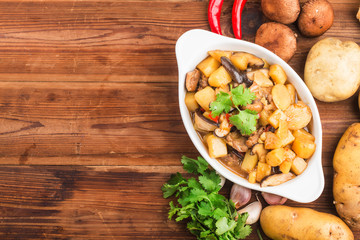 Stewed chicken with potato and mushroom