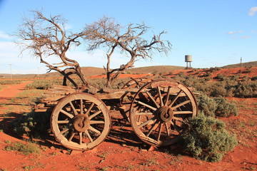 Fototapeta na wymiar Old wagon slowly deteriorating in the South Australian Outback