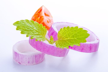 Listek i cebula © Joanna