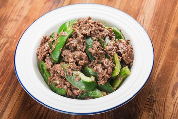 Fried beef with green pepper