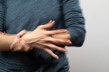 Distorted vision caused by diploidy, double vision of the hands