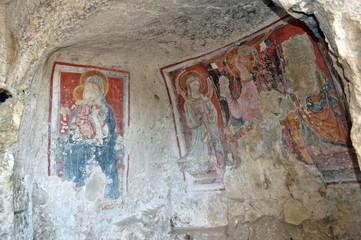 Matera - Chiesa Rupestre Madonna delle Tre  Porte - Affreschi