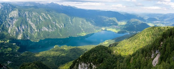 Fototapeta na wymiar Lake Bohinj in Slovenia.